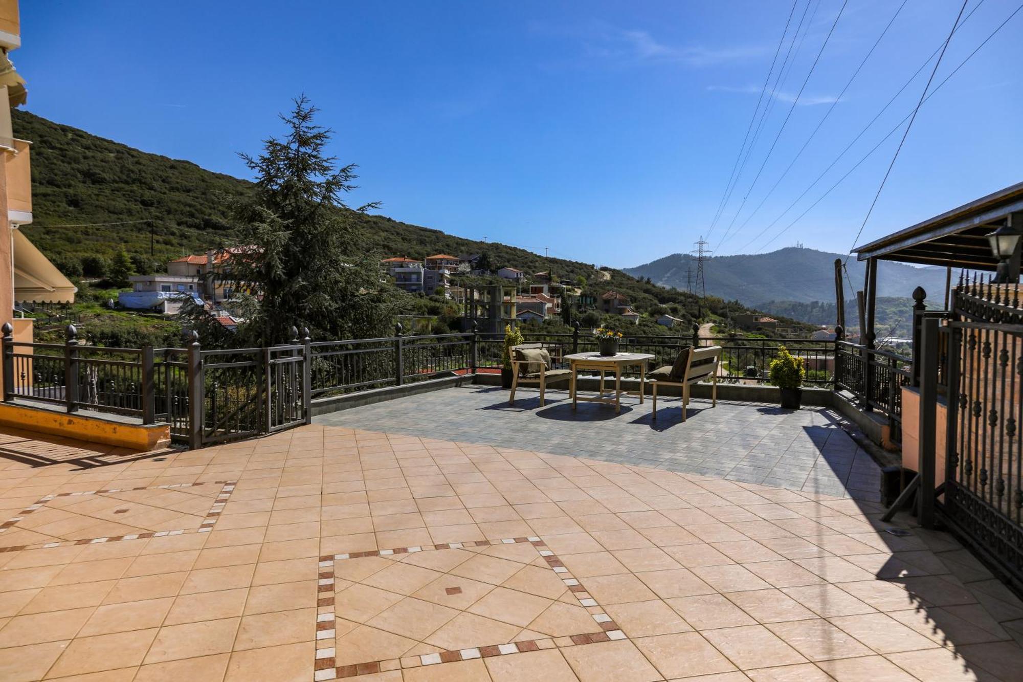 Hill House Apartment Кавала Екстериор снимка