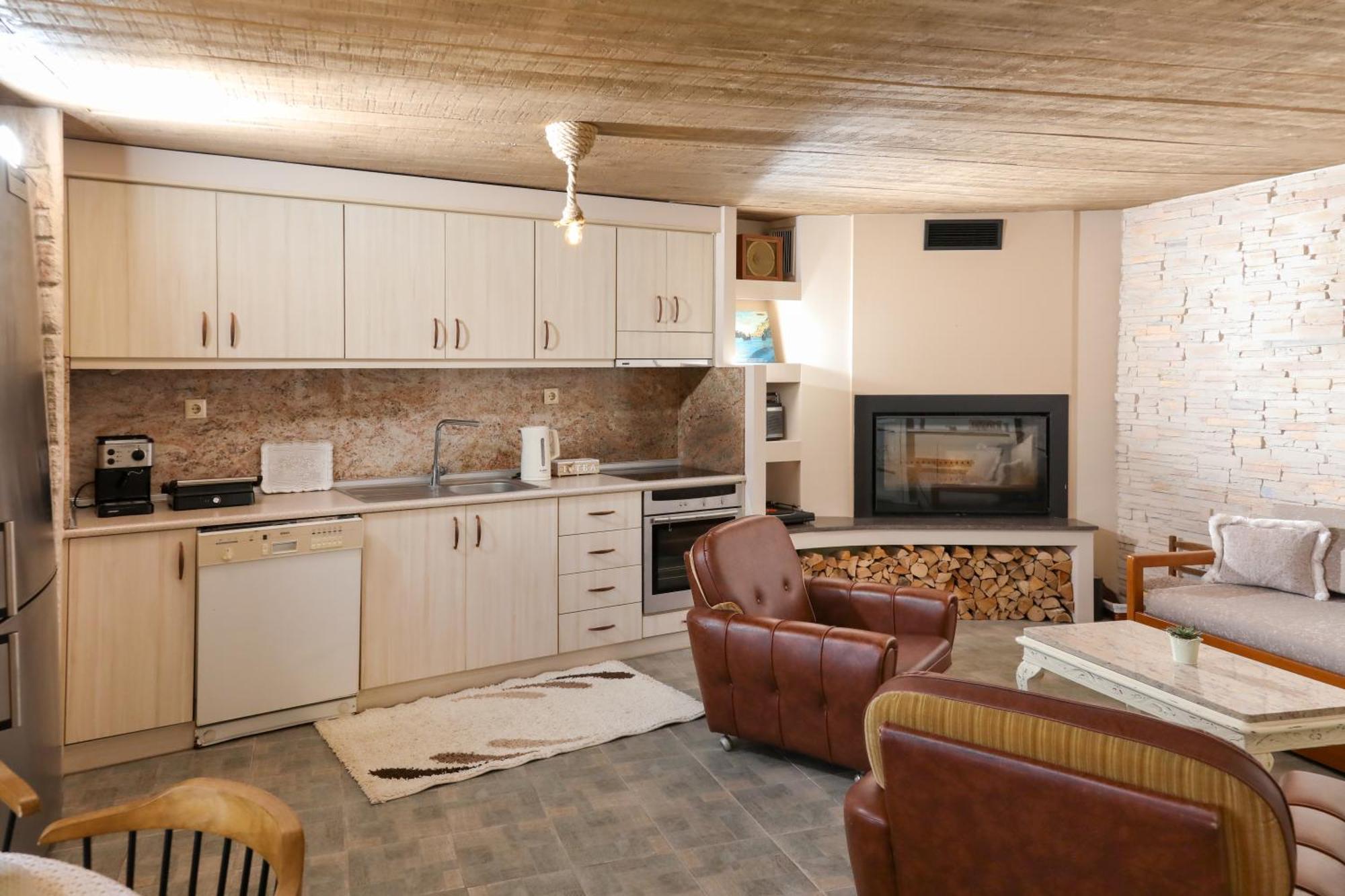 Hill House Apartment Кавала Екстериор снимка